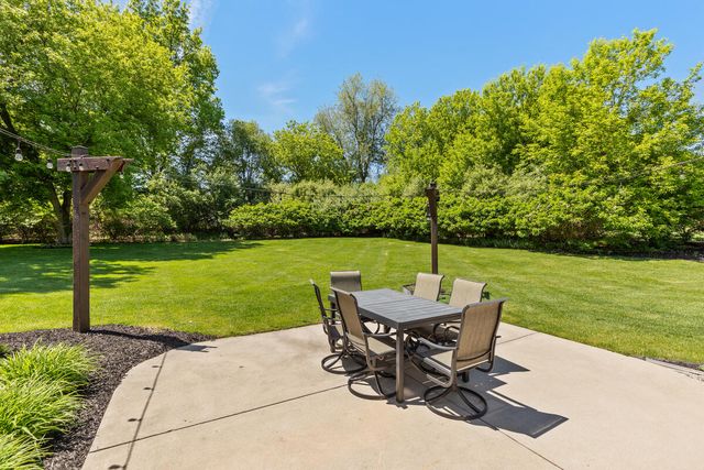 9579 Arrowcrest Drive, Rockford, MI 49341