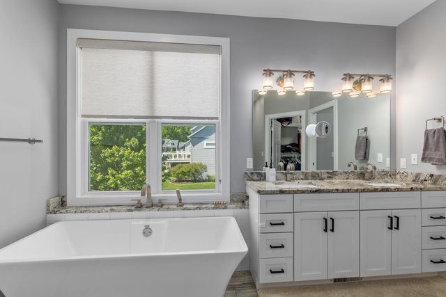 9579 Arrowcrest Drive, Rockford, MI 49341