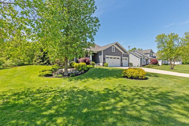 9579 Arrowcrest Drive, Rockford, MI 49341