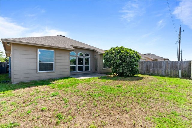 8009 Pavo Real St, Corpus Christi, TX 78414