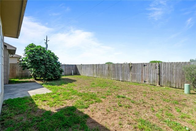 8009 Pavo Real St, Corpus Christi, TX 78414