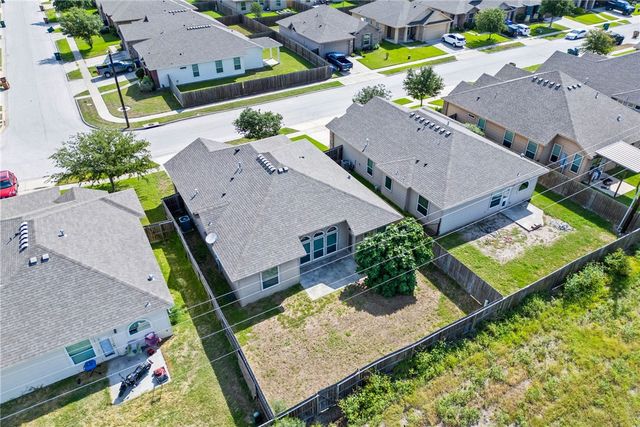 8009 Pavo Real St, Corpus Christi, TX 78414
