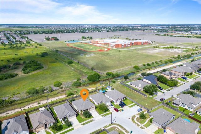 8009 Pavo Real St, Corpus Christi, TX 78414