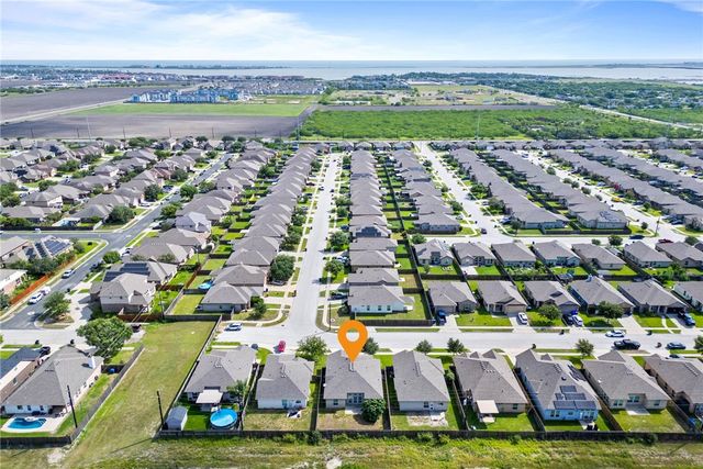 8009 Pavo Real St, Corpus Christi, TX 78414