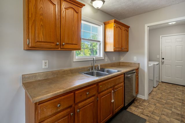 491 White Rd, Portland, TN 37148