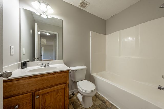 491 White Rd, Portland, TN 37148