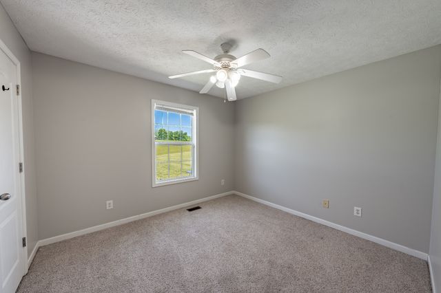 491 White Rd, Portland, TN 37148