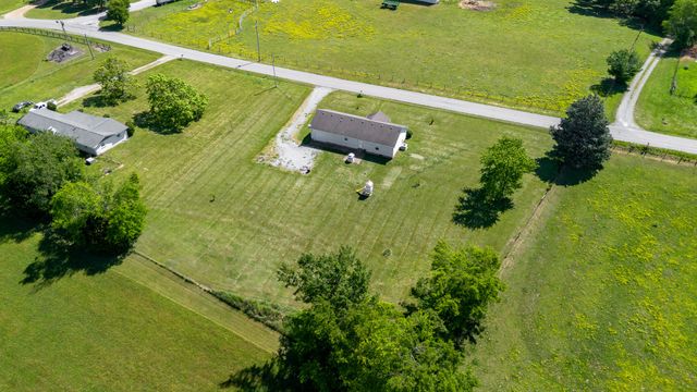 491 White Rd, Portland, TN 37148