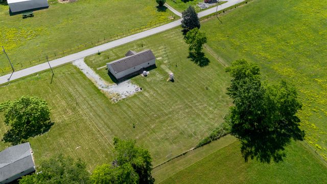 491 White Rd, Portland, TN 37148