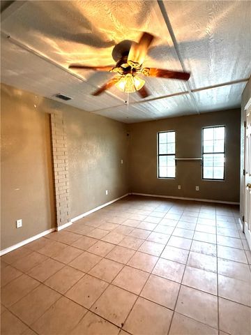 308 Scott St, Alice, TX 78332