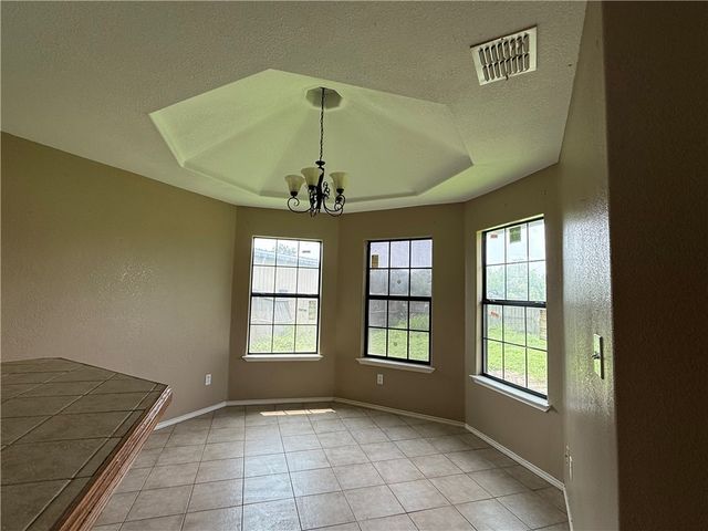 308 Scott St, Alice, TX 78332