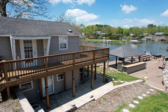 2412 N West Shafer Drive, Monticello, IN 47960