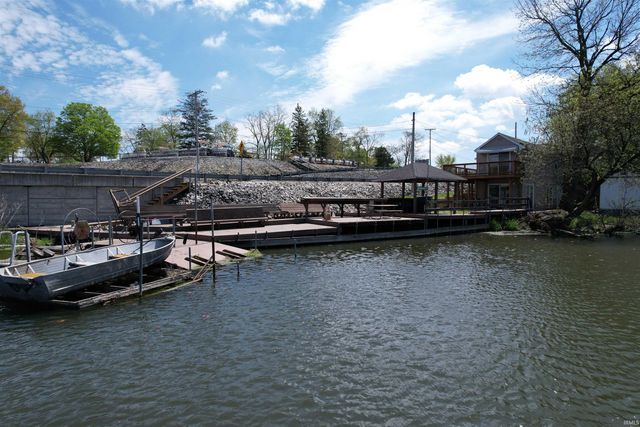 2412 N West Shafer Drive, Monticello, IN 47960