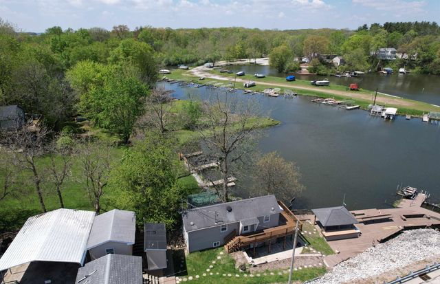 2412 N West Shafer Drive, Monticello, IN 47960