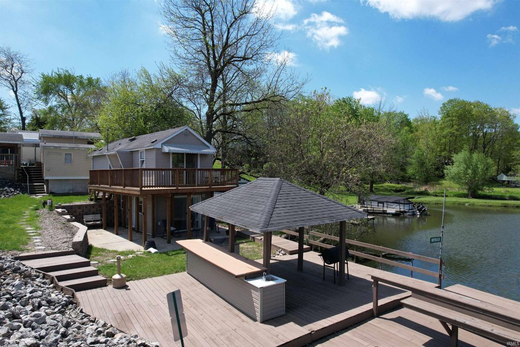 2412 N West Shafer Drive, Monticello, IN 47960