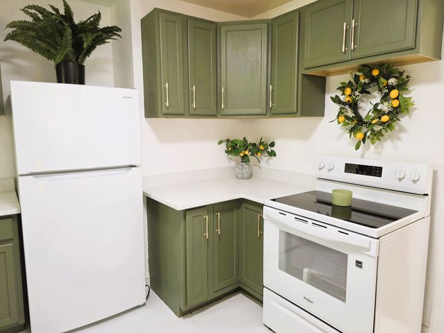 121 Turnpike Ave, Camden, TN 38320
