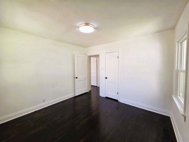 121 Turnpike Ave, Camden, TN 38320