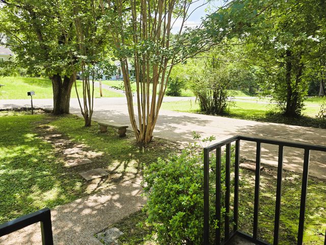 121 Turnpike Ave, Camden, TN 38320