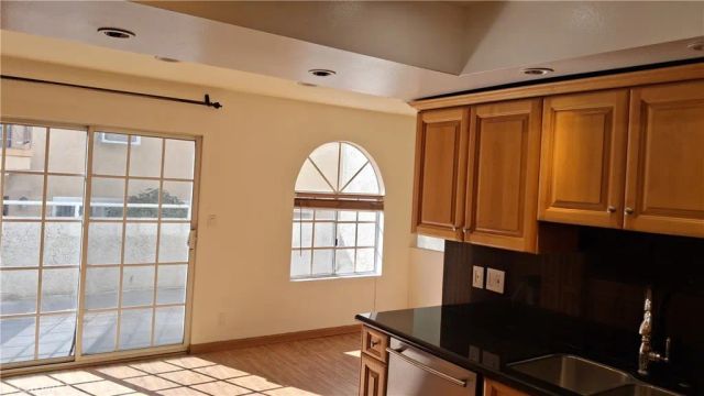 1328 N Columbus Avenue 2, Glendale, CA 91202