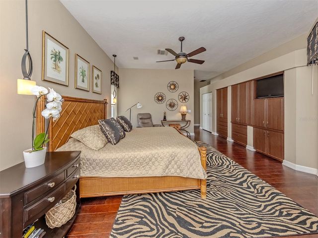 411 WELLINGTON COURT, Venice, FL 34292