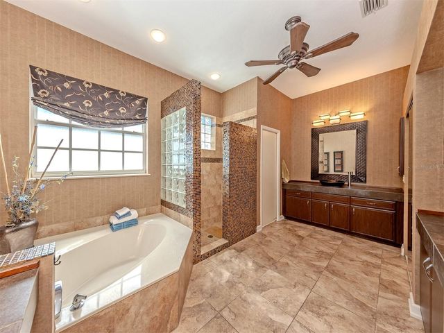 411 WELLINGTON COURT, Venice, FL 34292