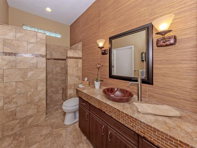 411 WELLINGTON COURT, Venice, FL 34292