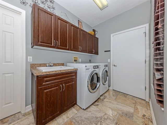 411 WELLINGTON COURT, Venice, FL 34292