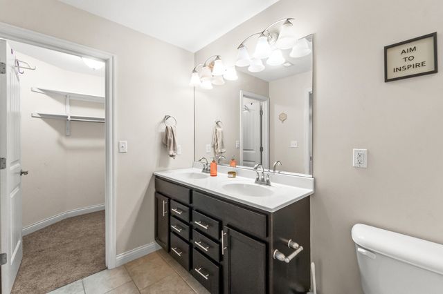 5715 CAMDEN CIR, Columbia, MO 65201