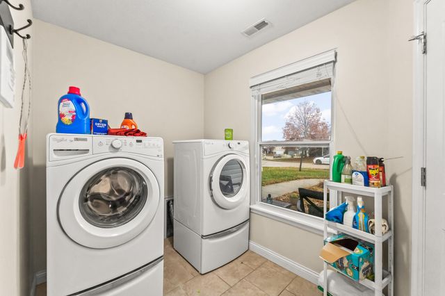 5715 CAMDEN CIR, Columbia, MO 65201