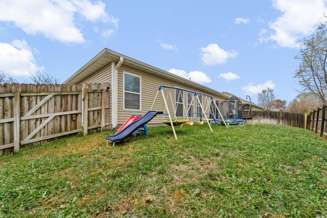 5715 CAMDEN CIR, Columbia, MO 65201