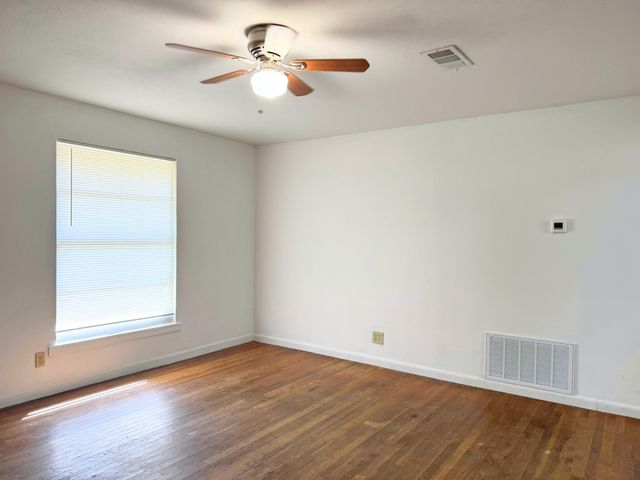 204 E 6th Street, Tolar, TX 76476