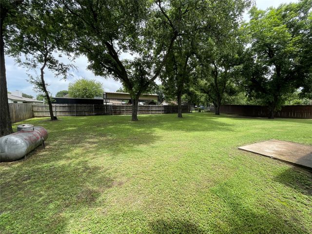 204 E 6th Street, Tolar, TX 76476