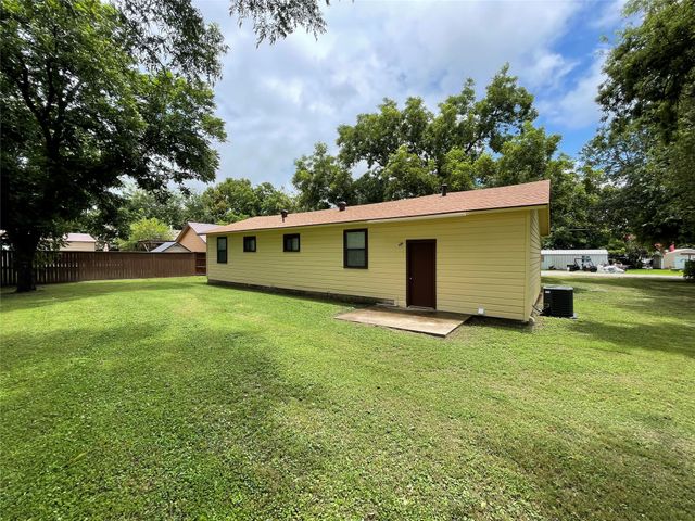 204 E 6th Street, Tolar, TX 76476