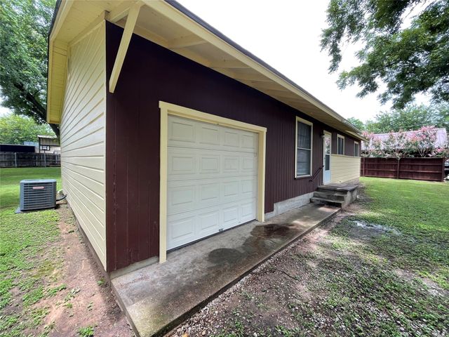 204 E 6th Street, Tolar, TX 76476