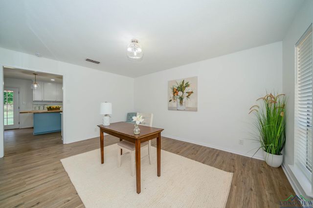 1213 Le Duke Blvd, Longview, TX 75601