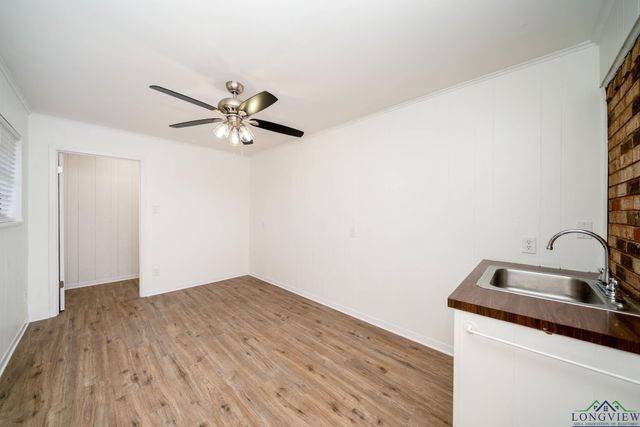 1213 Le Duke Blvd, Longview, TX 75601