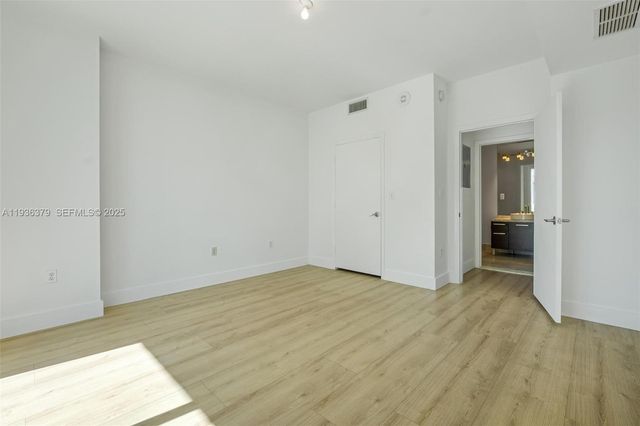 244 Biscayne Blvd 1505, Miami, FL 33132