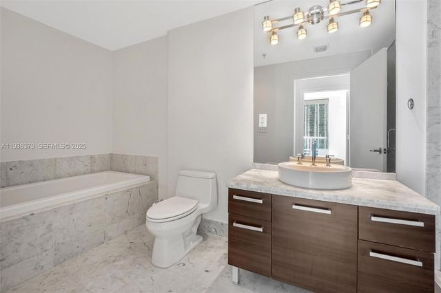 244 Biscayne Blvd 1505, Miami, FL 33132