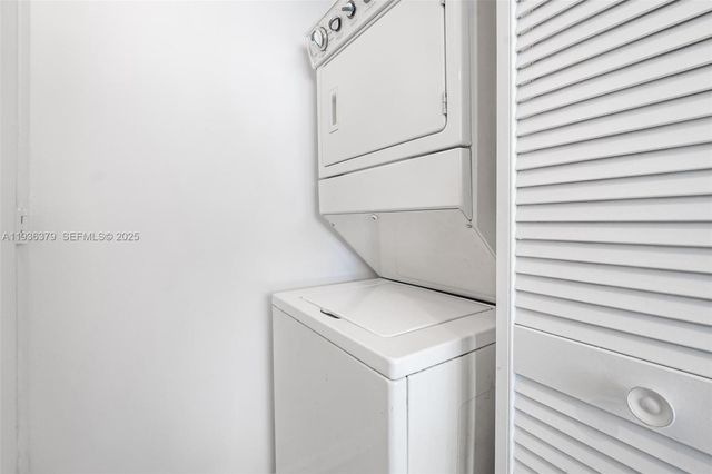 244 Biscayne Blvd 1505, Miami, FL 33132