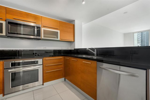 244 Biscayne Blvd 1505, Miami, FL 33132