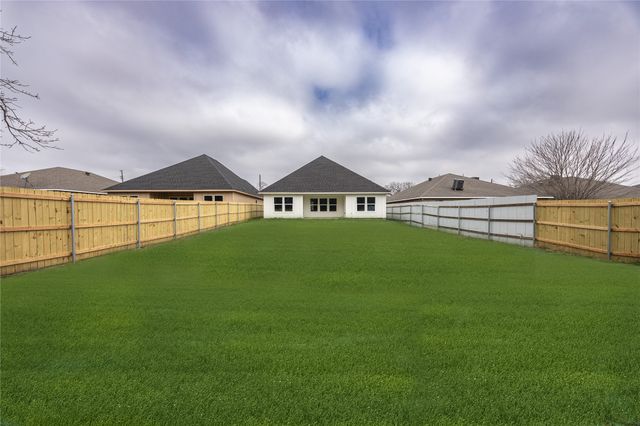 5100 Chapman Street, Fort Worth, TX 76105