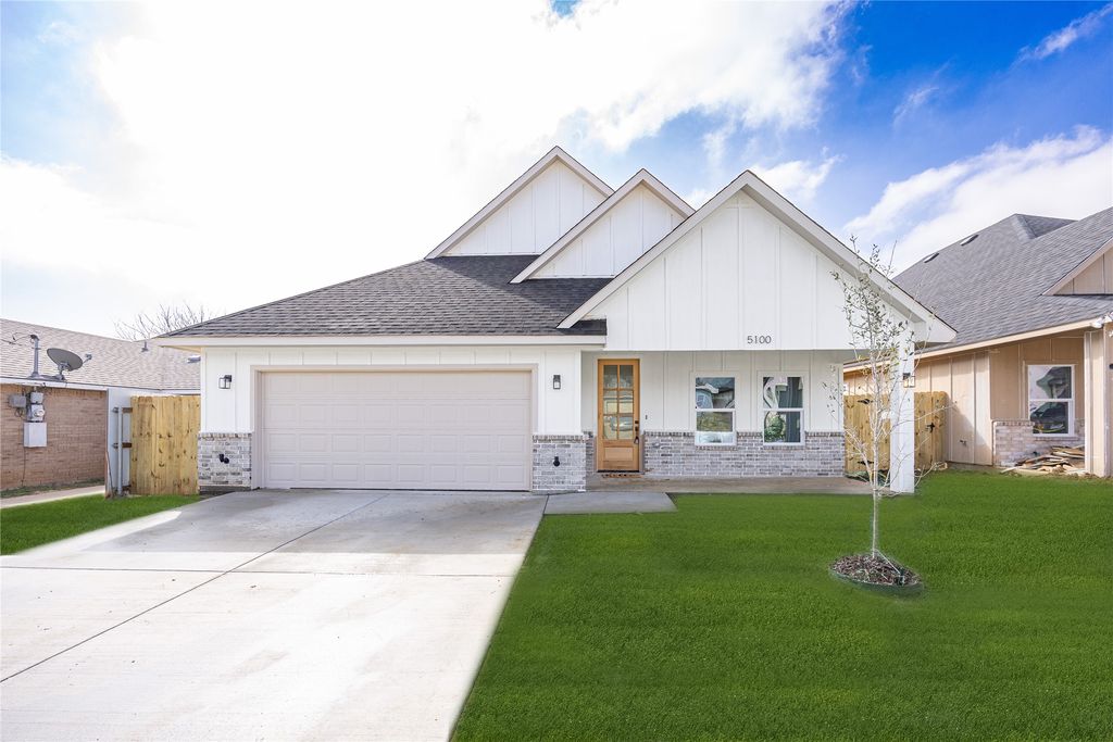 5100 Chapman Street, Fort Worth, TX 76105