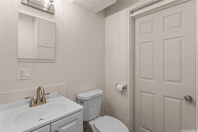 2105 Algaroba Street, Honolulu, HI 96826