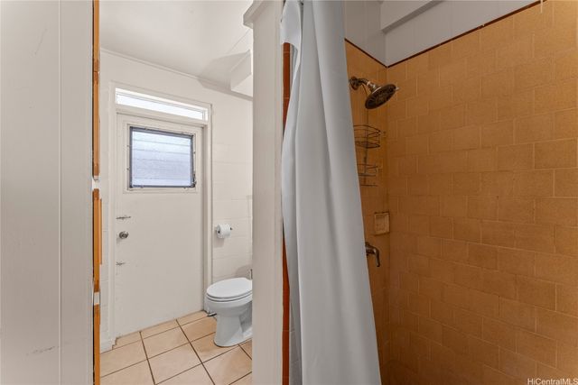 2105 Algaroba Street, Honolulu, HI 96826