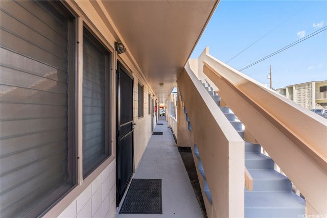 2105 Algaroba Street, Honolulu, HI 96826