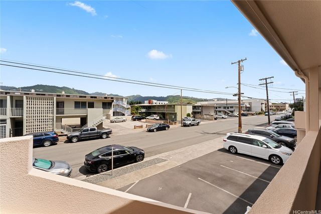 2105 Algaroba Street, Honolulu, HI 96826