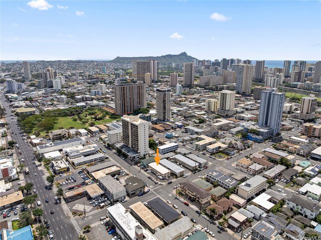 2105 Algaroba Street, Honolulu, HI 96826