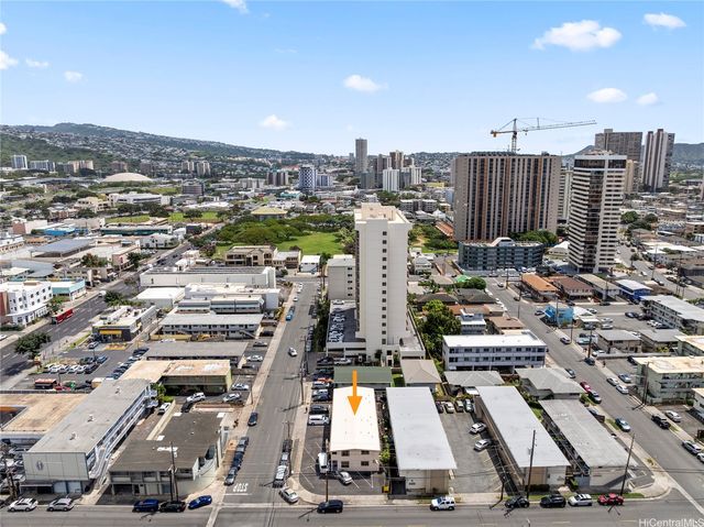 2105 Algaroba Street, Honolulu, HI 96826