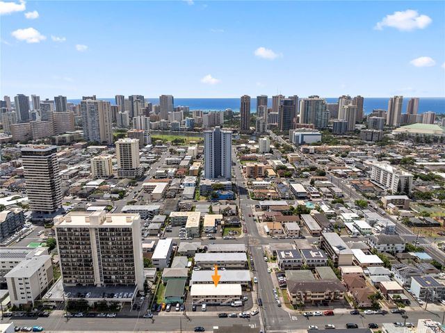 2105 Algaroba Street, Honolulu, HI 96826