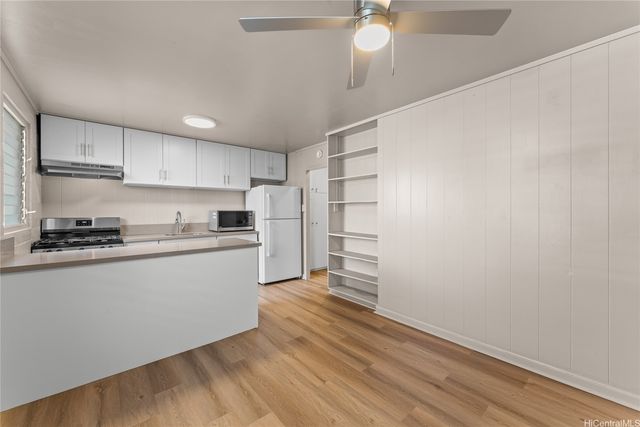 2105 Algaroba Street, Honolulu, HI 96826